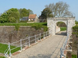 La porte de la citadelle.