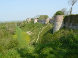 Les remparts de Montreuil.